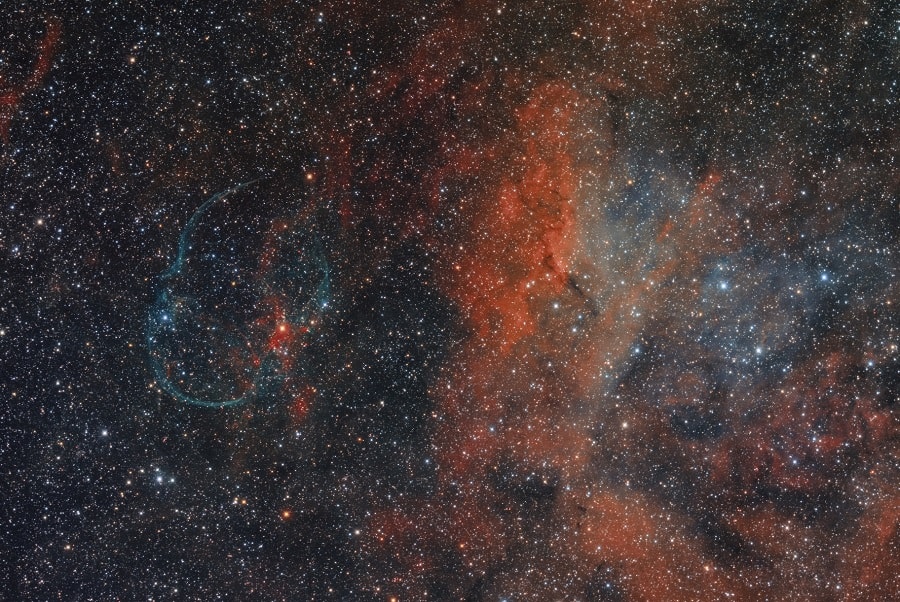 Detalle de Los Velos. 1ª luz de la Luna-QHY 9 de Ramón Manzano